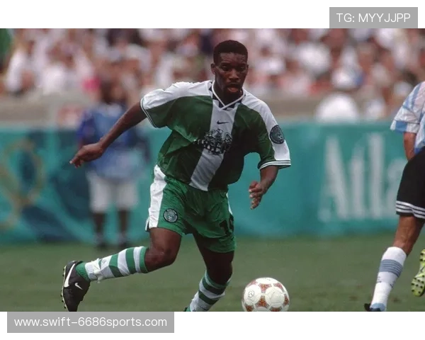 非洲足球巨星的崛起与传奇故事 从恩东戈到萨拉赫的辉煌历程